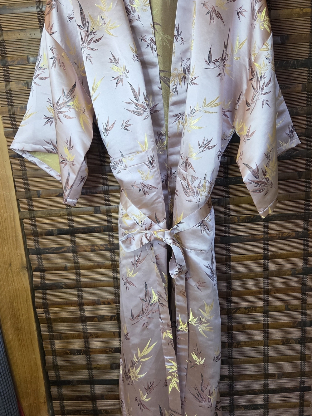 Vintage Qiong Yu Kimona Women's One Size Pink Metallic Bamboo Silk Chinese Robe